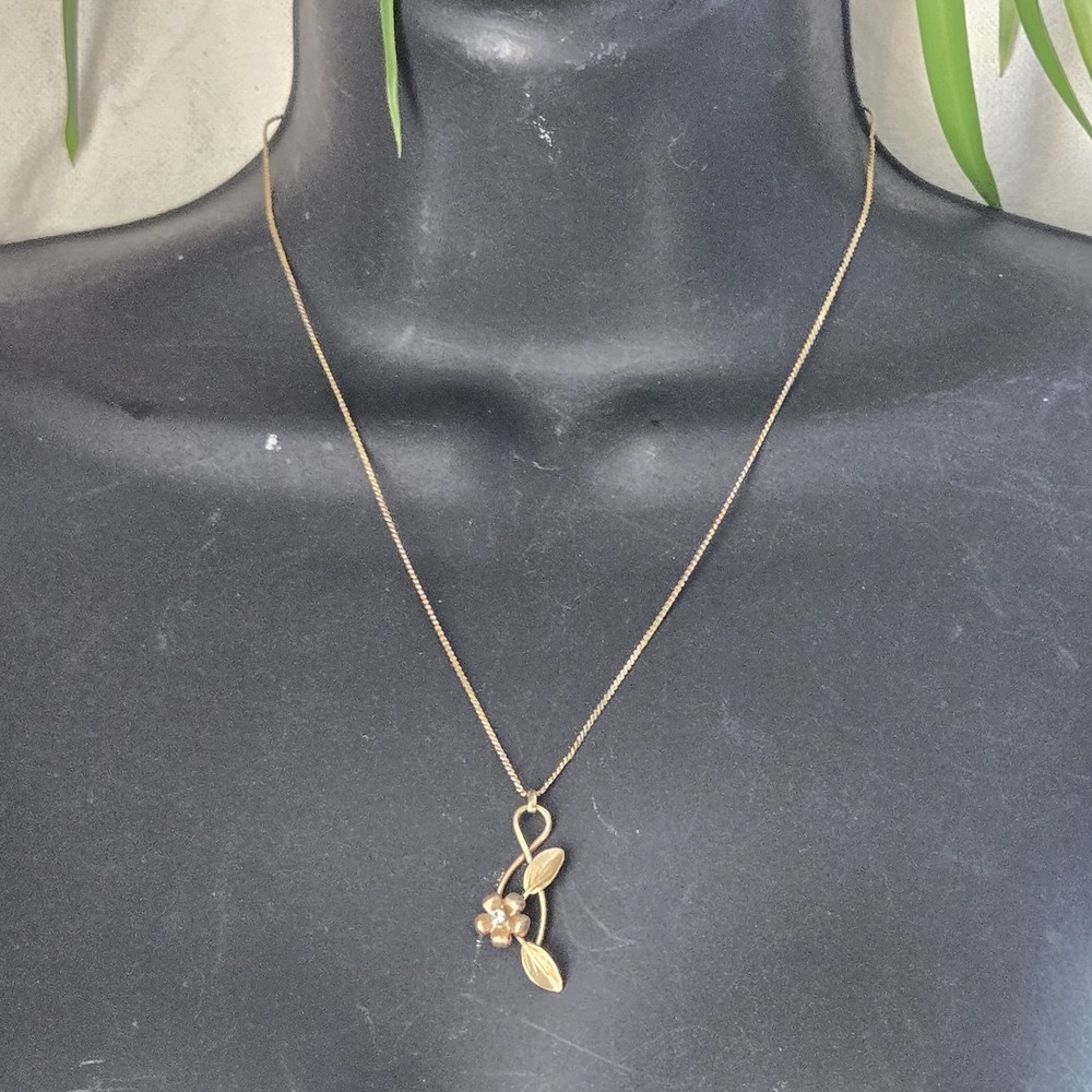 Vintage Act II Necklace Floral Pendant Gold tone Minimalist